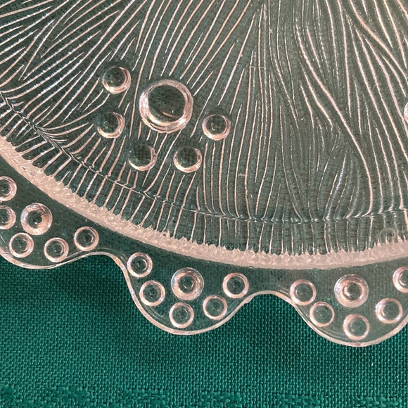Vtg Glass Scalloped Trivet Made in Romania - Picture 6 of 7